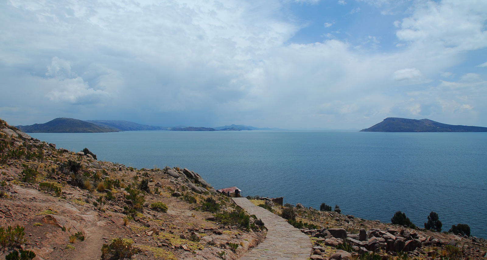 Lake Titicaca [18 mm, 1/320 sec at f / 9.0, ISO 100]